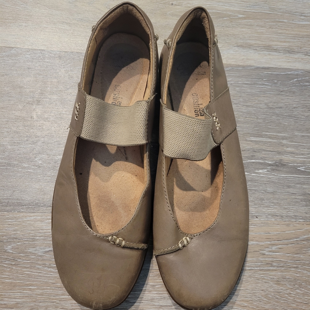 Comfortable Tan Women's Shoes